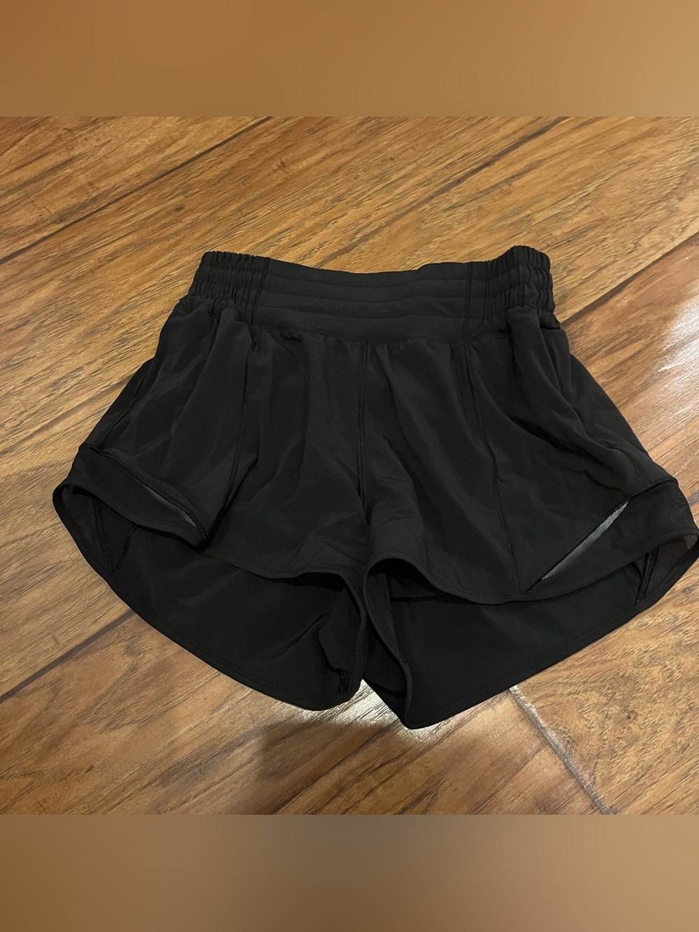 Lululemon hotty hot shorts hr 2.5”